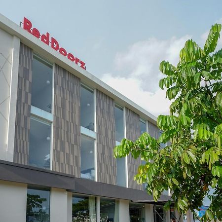 Reddoorz Plus Near Solo Baru Екстериор снимка