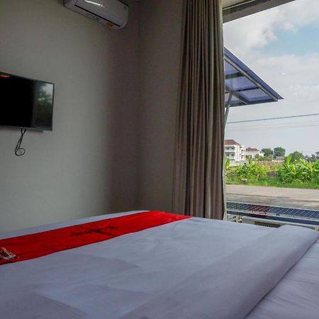 Reddoorz Plus Near Solo Baru Екстериор снимка