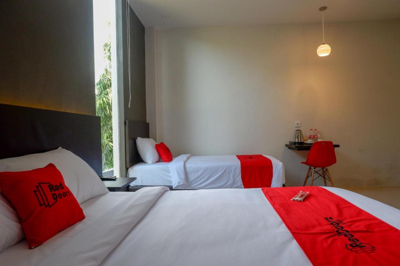 Reddoorz Plus Near Solo Baru Екстериор снимка