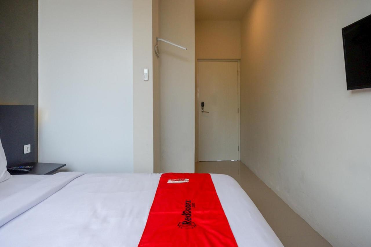 Reddoorz Plus Near Solo Baru Екстериор снимка