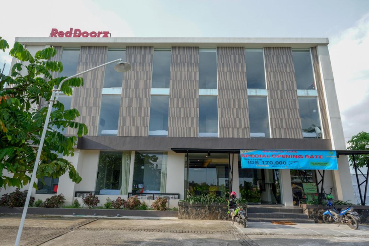 Reddoorz Plus Near Solo Baru Екстериор снимка