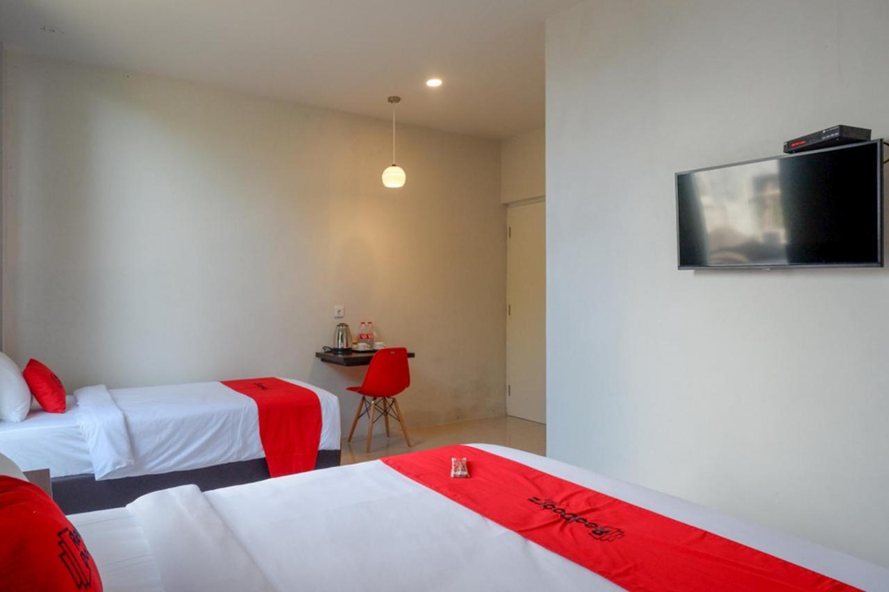 Reddoorz Plus Near Solo Baru Екстериор снимка