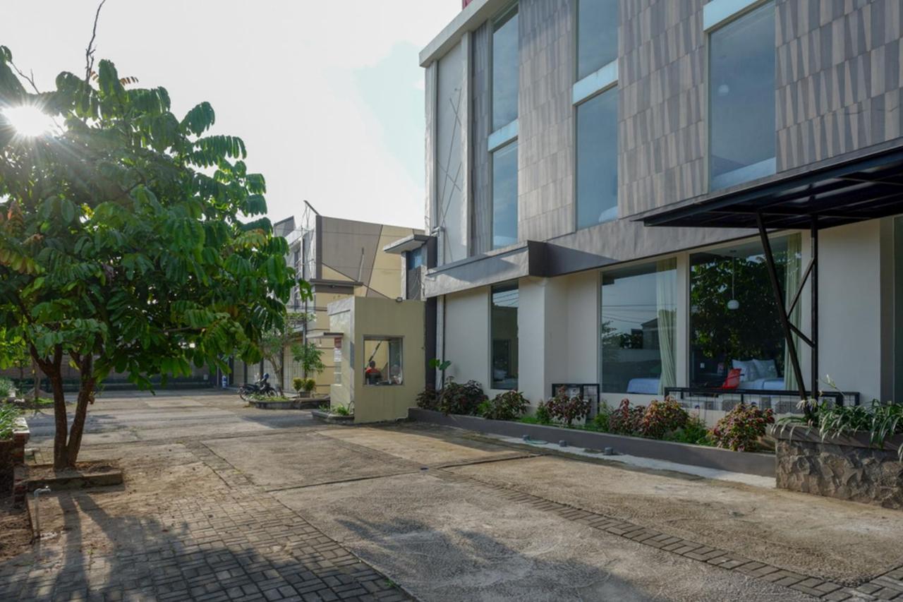 Reddoorz Plus Near Solo Baru Екстериор снимка